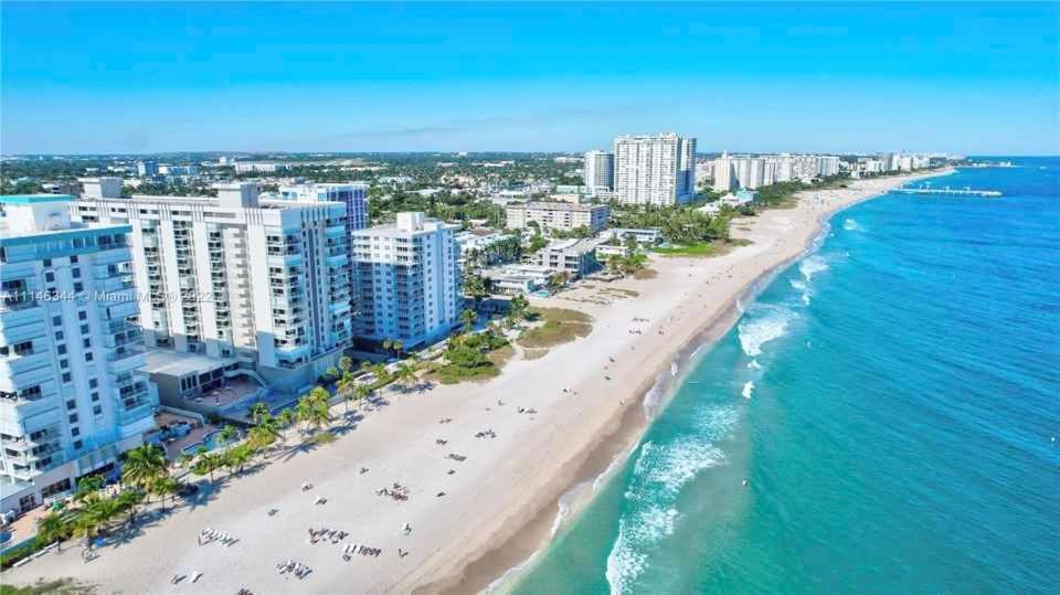 Stylish & Cozy Escape Near The Beach- Free Parking, Backyard, Private, Bbq Pompano Beach Exterior photo