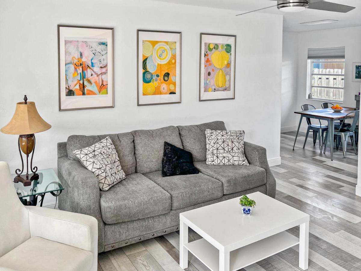 Stylish & Cozy Escape Near The Beach- Free Parking, Backyard, Private, Bbq Pompano Beach Exterior photo