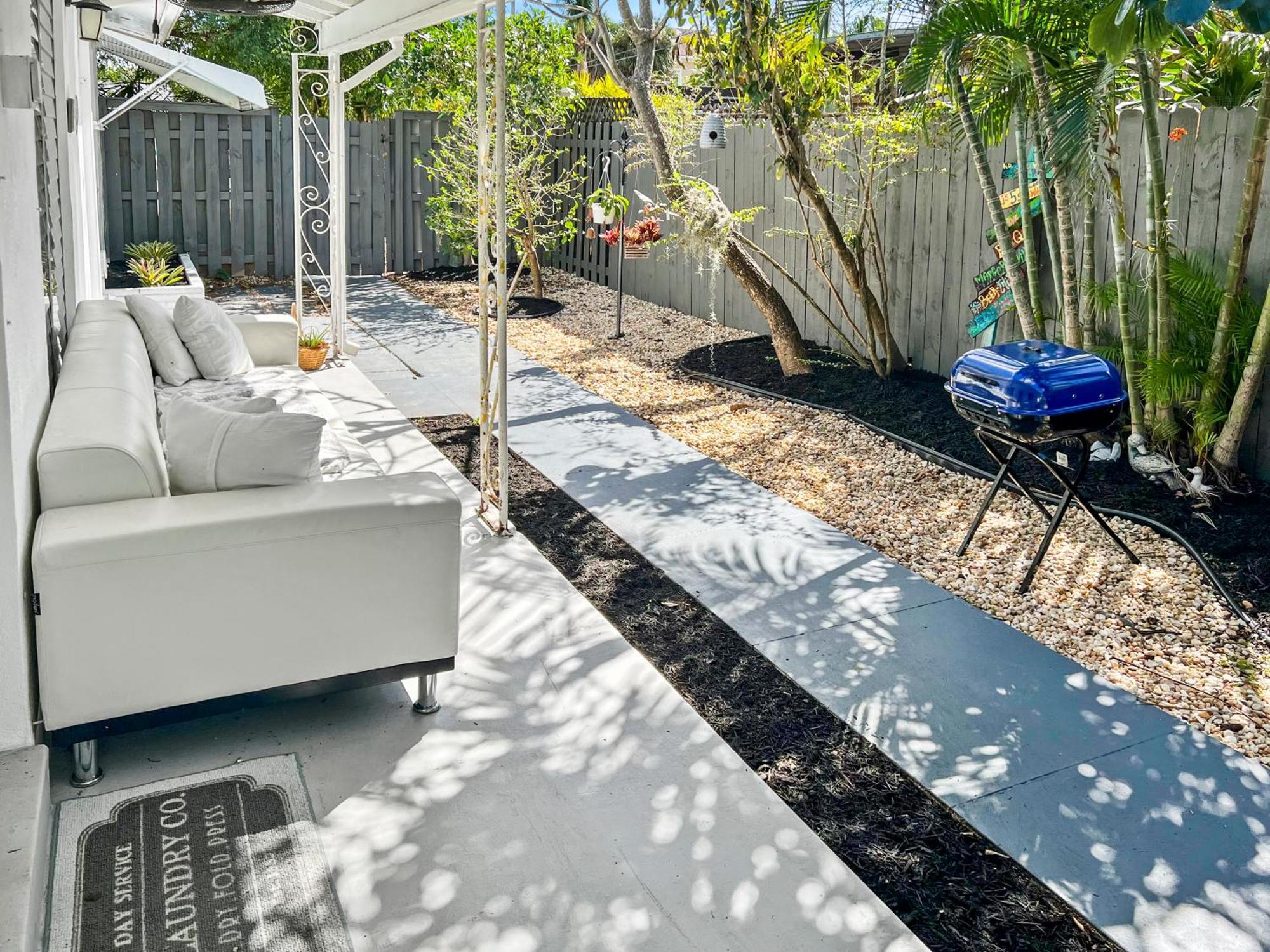 Stylish & Cozy Escape Near The Beach- Free Parking, Backyard, Private, Bbq Pompano Beach Exterior photo